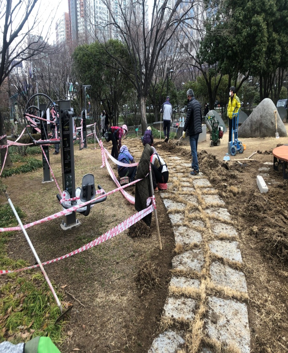 판석시공 중