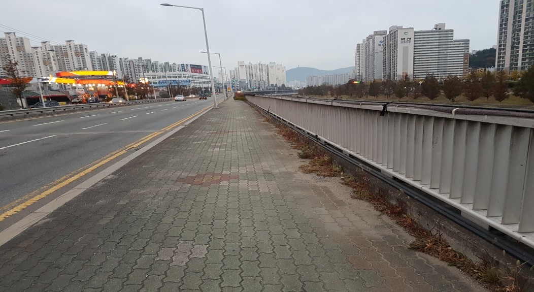 1. 보도블럭철거 전